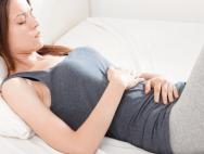 Если есть киста правого или левого яичника, можно ли забеременеть: как влияет на беременность и мешает ли родить